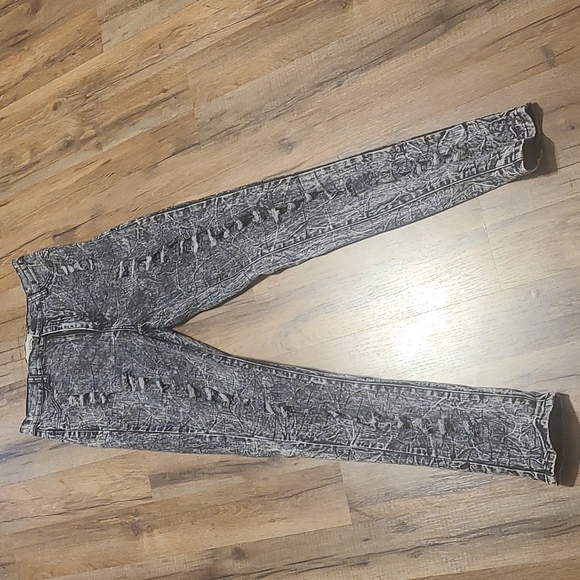 High Waisted, Distressed, Acid Wash Black Denim Jeans. Size 13 Rox Denim Brand - Picture 1 of 6